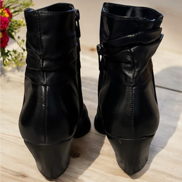 Vince Camuto Nerlinji Elegant Black Women's Ankle Boots. Like New. - Picture 5 of 16